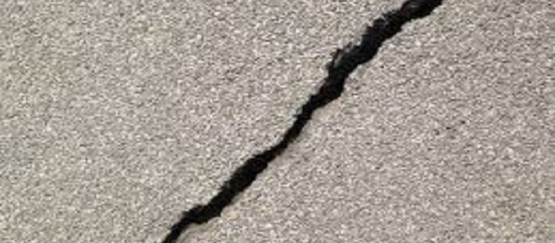 Why is it Important to Fill Driveway Cracks Economy Paving
